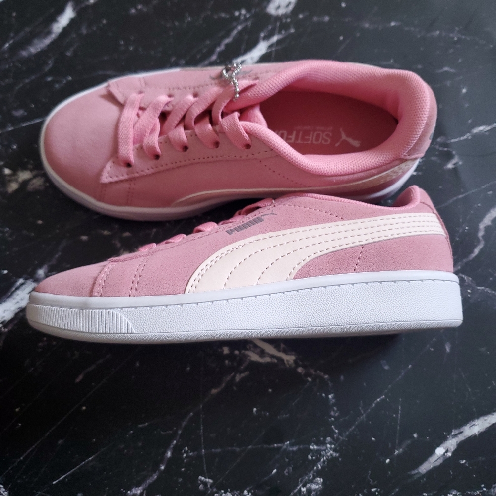 SOLD🚨Puma Vicky's